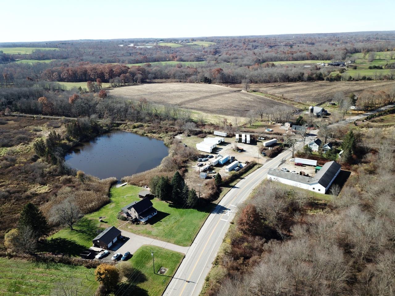 Warehouse / Garage in Great Location | AP19006