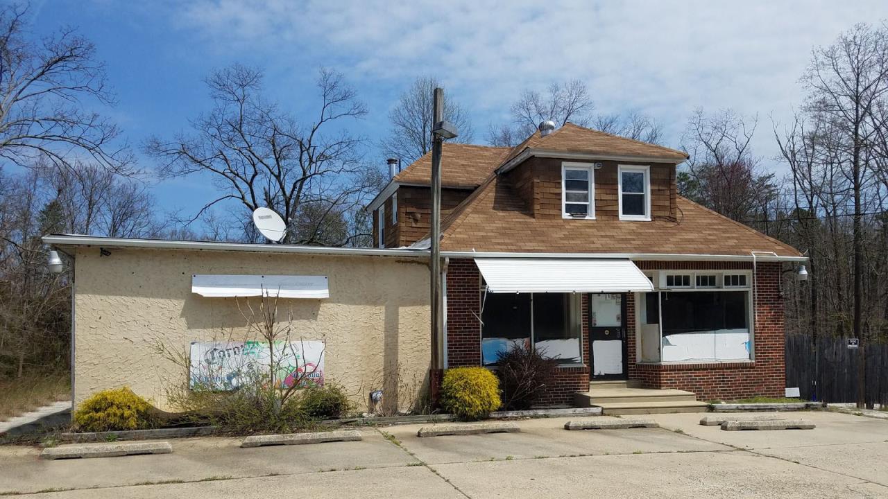 High Exposure Retail Building AP19034