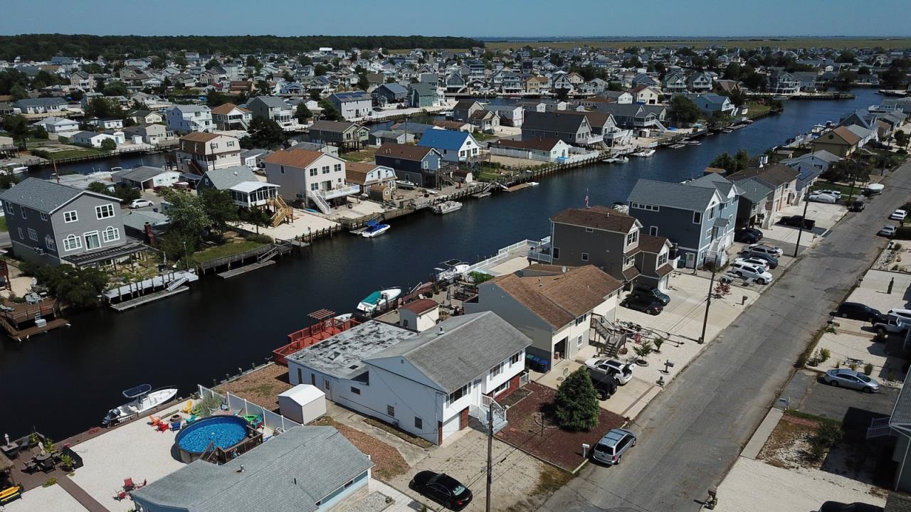 Bid Your Price on the Mystic Islands AP190632