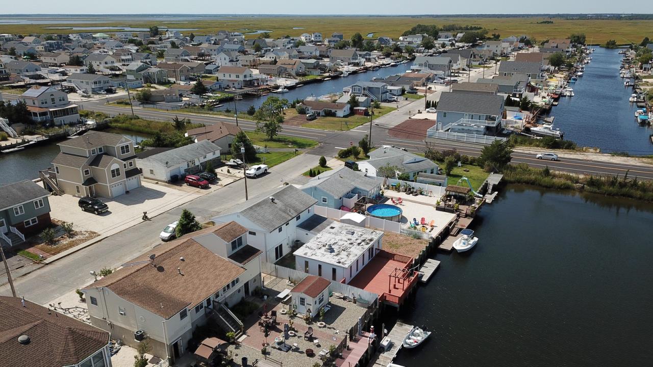 Bid Your Price on the Mystic Islands AP190632