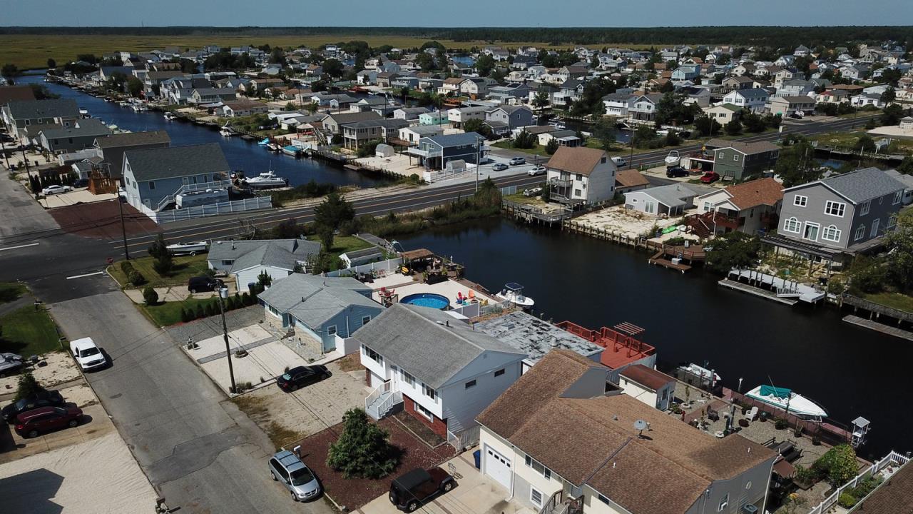 Bid Your Price on the Mystic Islands AP190632