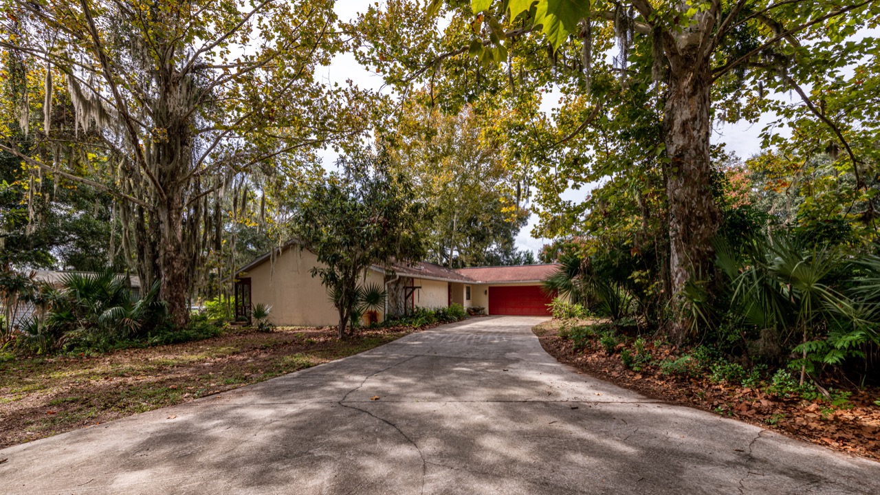 2BR/2BA Lakefront Home | DG1151