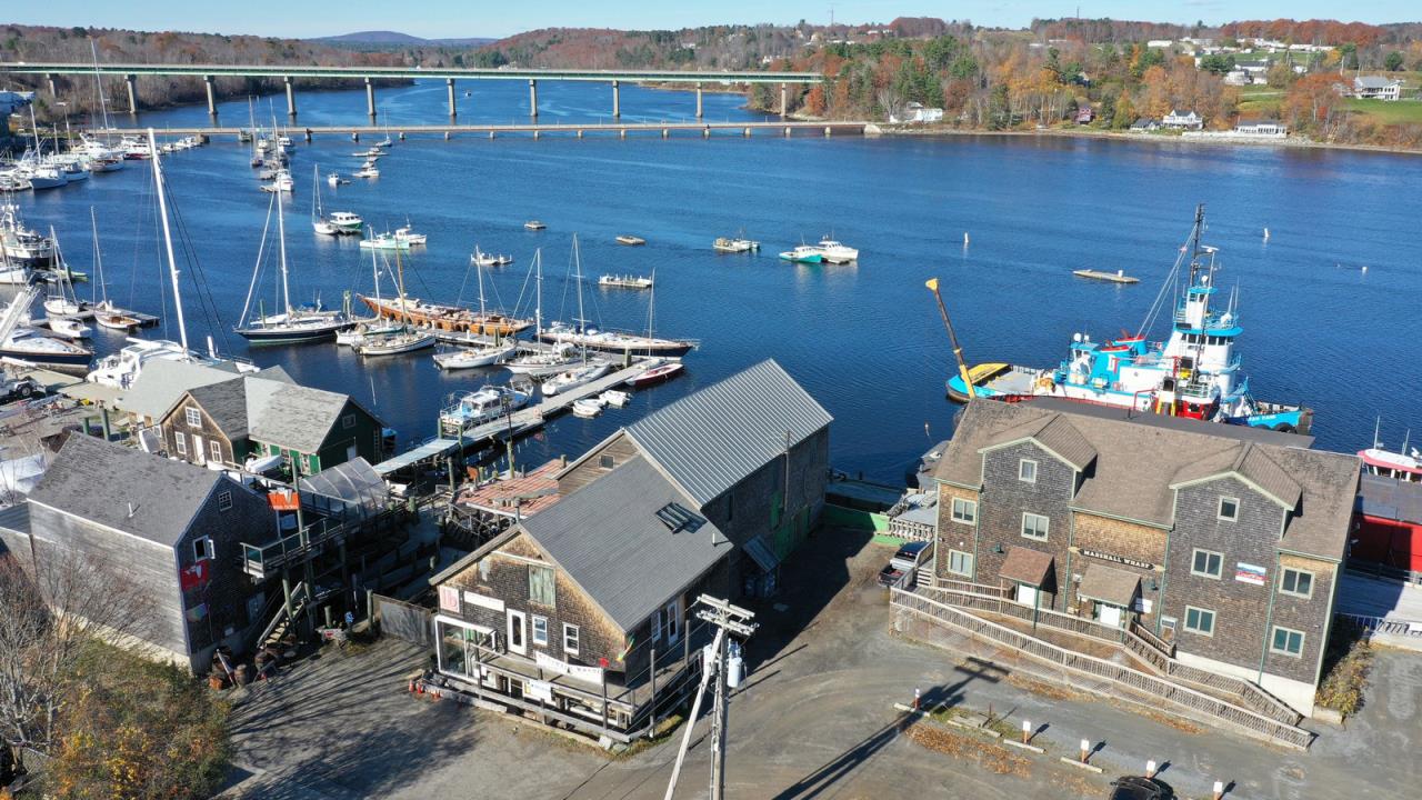 Waterfront Commercial Property AP202011