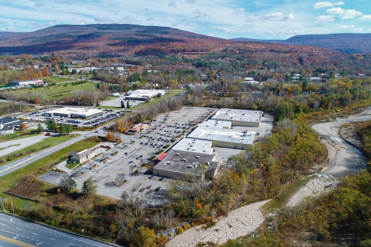 ValueAdd 150,892+/sf Community Shopping Center AP20202