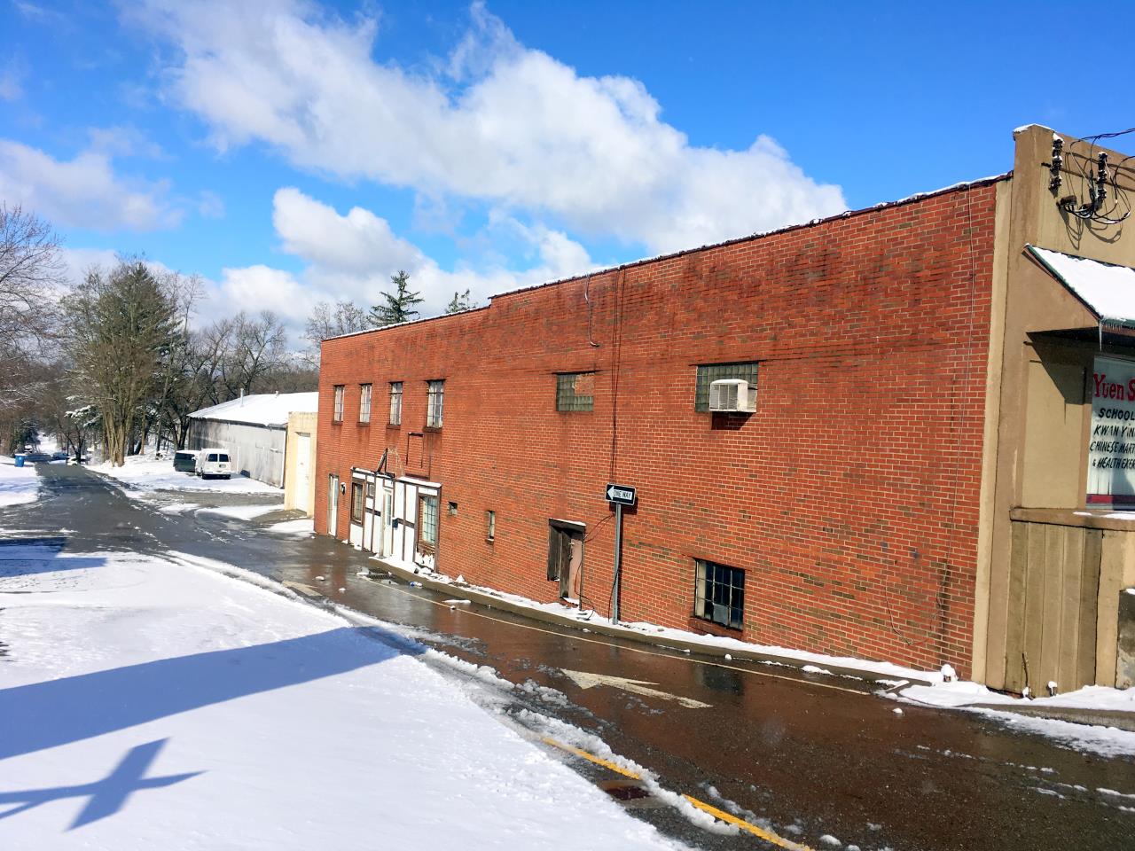 SOLD at auction Online Auction 13,612+/ SF Retail/Office Building