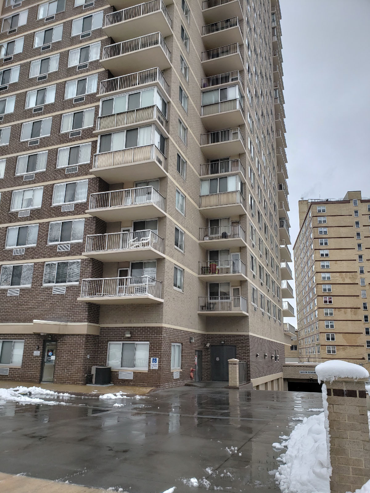 SOLD at auction CoOp Unit Available in Luxury Building Fort Lee, NJ