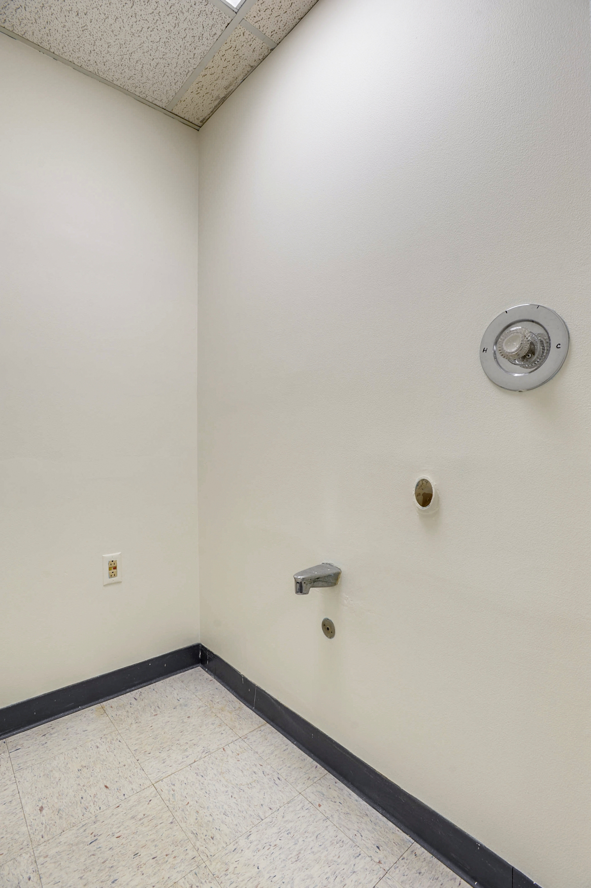 SOLD at auction Professional Office/Medical Condo Burke, VA