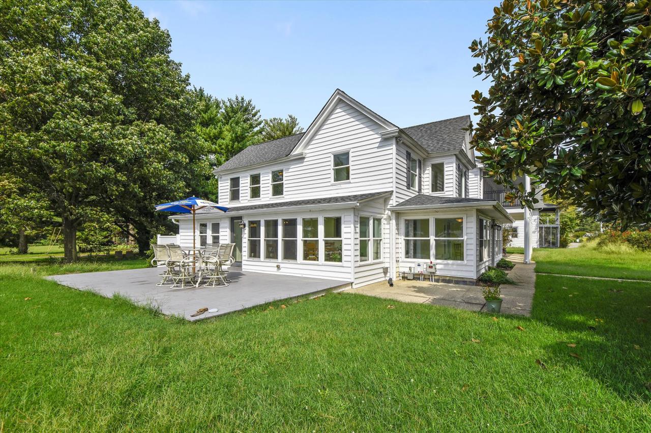 SOLD at auction Absolute Waterfront Home on 7+ Acres Broomes