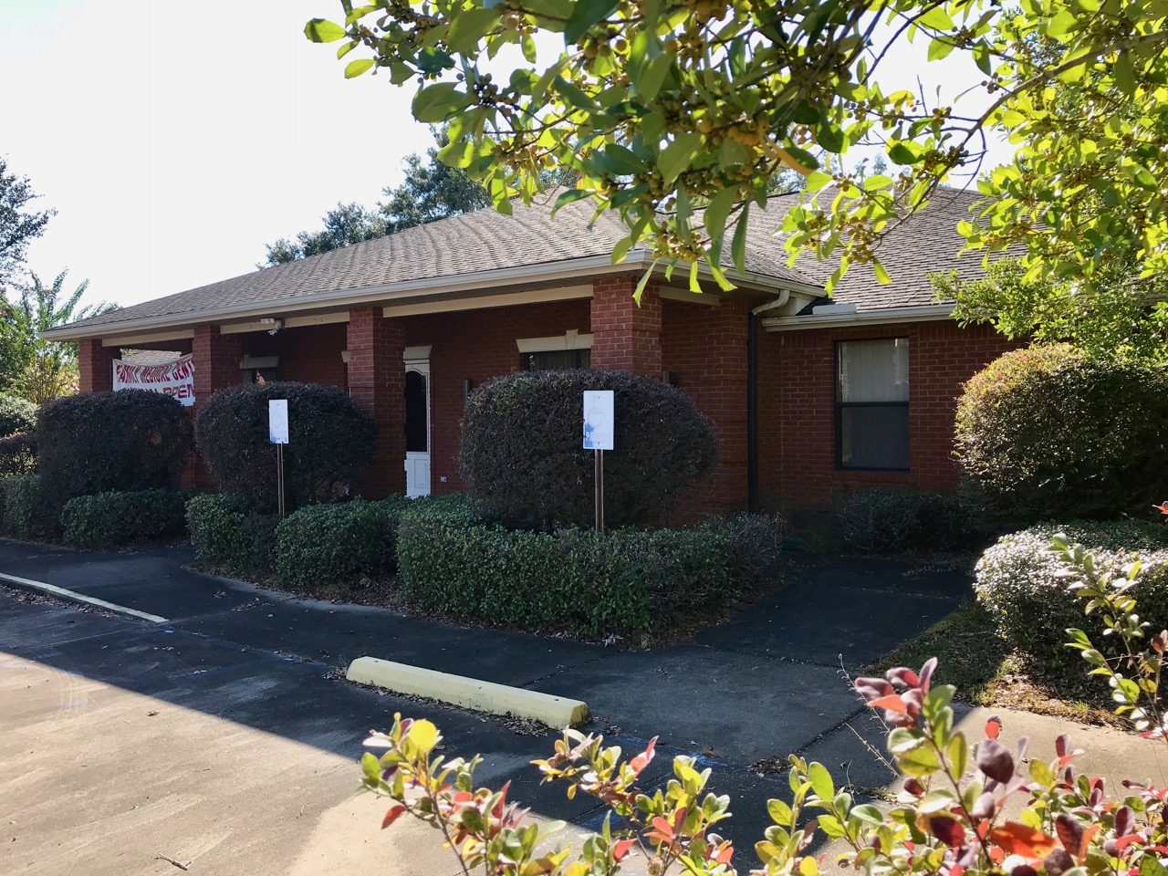 SOLD at auction 4,000± sf Medical/Office Bldg Defuniak Springs, FL
