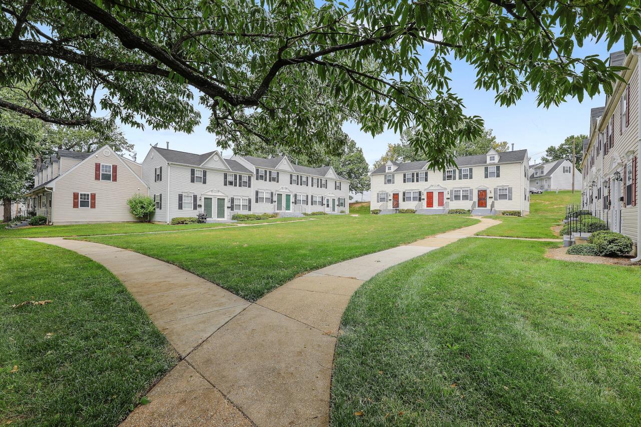 SOLD at auction Investor Alert Seven Leased Condo Townhomes