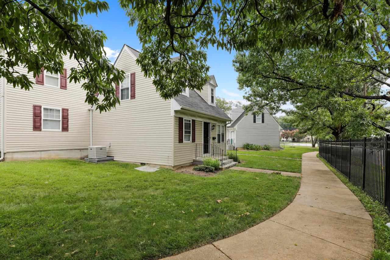 SOLD at auction Investor Alert Seven Leased Condo Townhomes