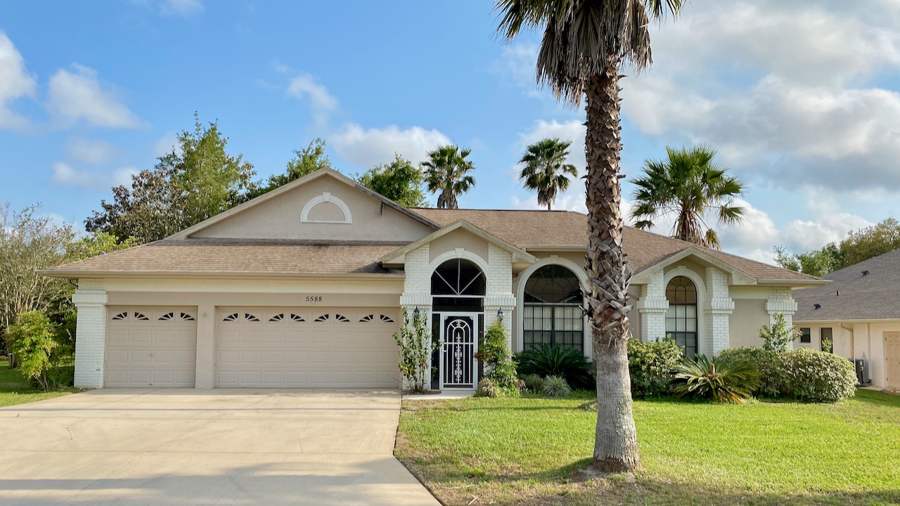 SOLD at auction 3BR/3BA Pool Home in Gated Community Lecanto, FL