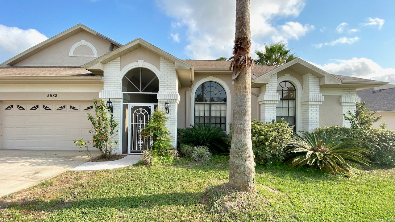 SOLD at auction 3BR/3BA Pool Home in Gated Community Lecanto, FL