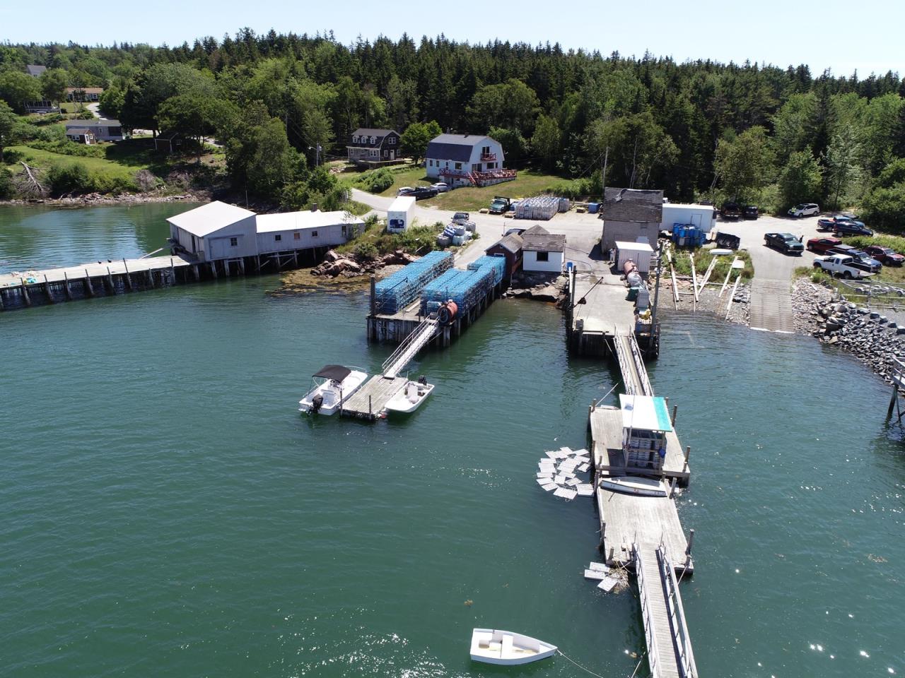 Bunkers Cove Waterfront Wharf, Pier & Pound + Single Family AP202035