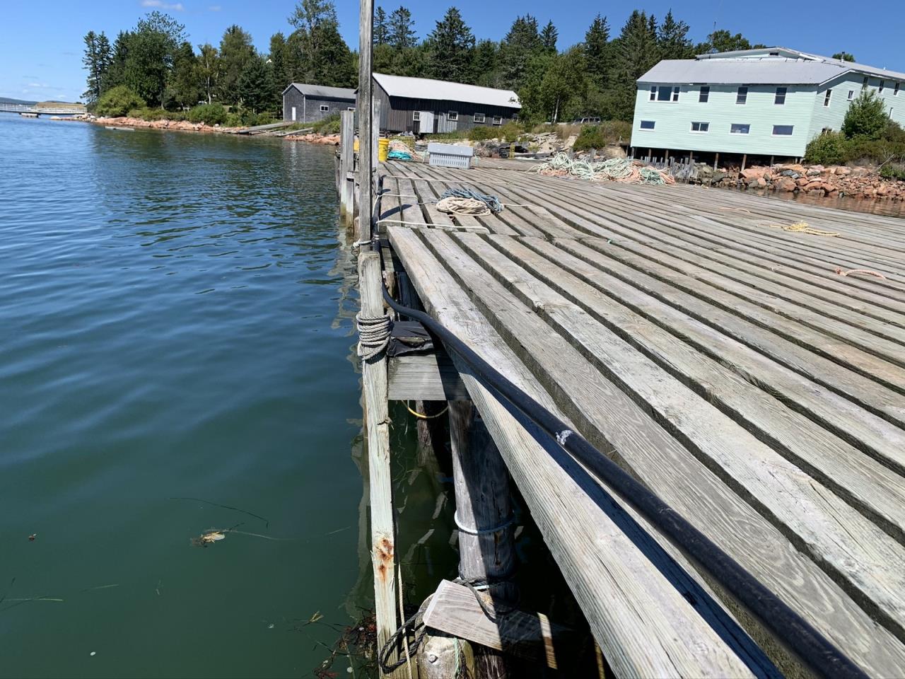 Bunkers Cove Waterfront Wharf, Pier & Pound + Single Family AP202035