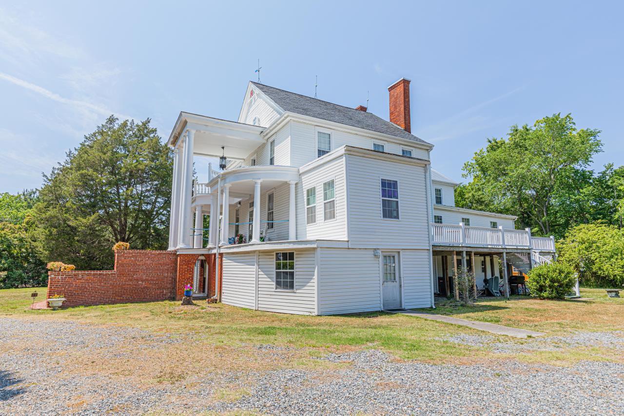 c 18361837 Historic Hyco House 6,500+/ SF on 3 levels FX4664