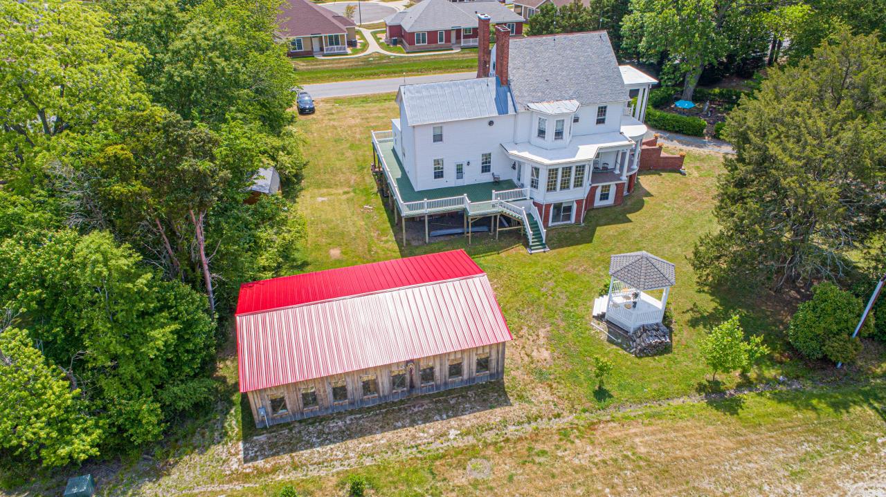 c 18361837 Historic Hyco House 6,500+/ SF on 3 levels FX4664