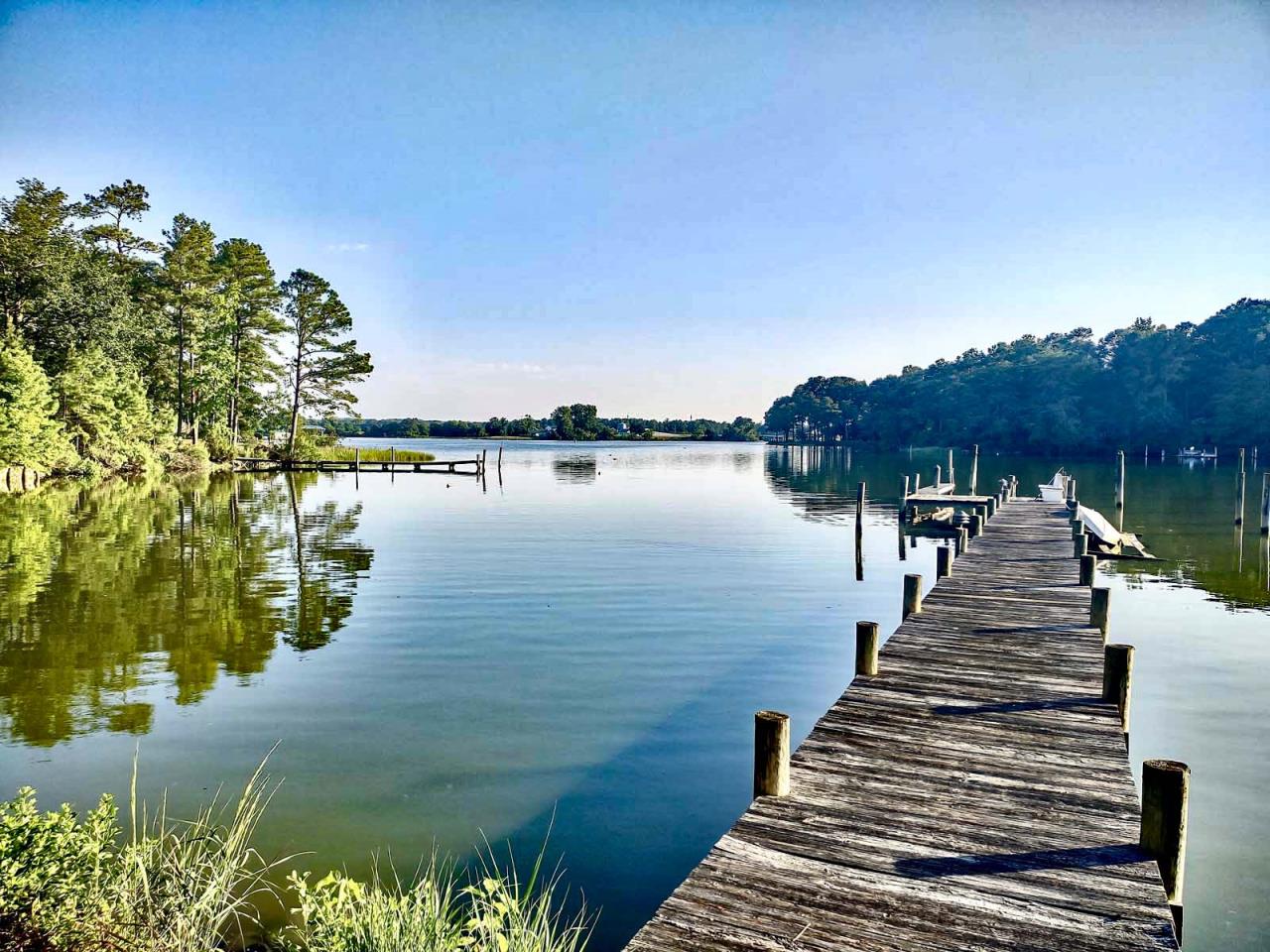 Deck Home Waterfront w/Deep Water Dock FX2050