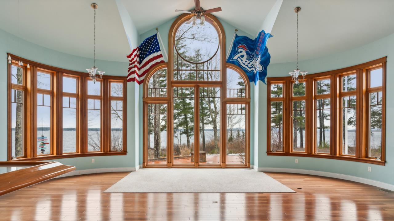 Sebago Lakefront Property AP24036