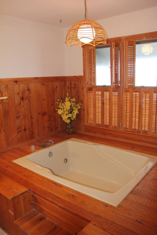 SOLD at auction 4 BR/3 BA Oceanfront Condo, Duck NC 5 Week Co