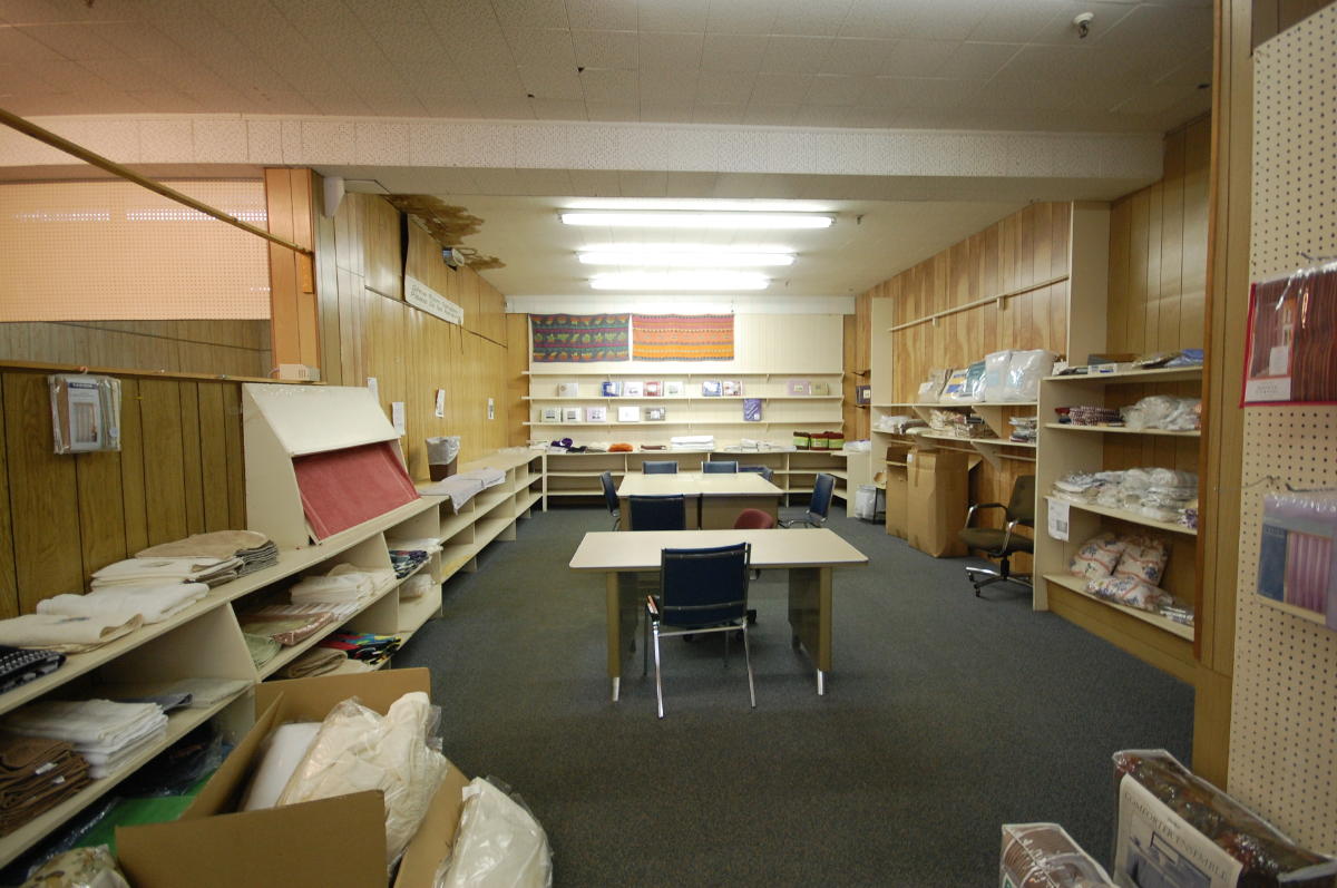 SOLD at auction 106,000sf Warehouse To Highest Bidder Above 75,000