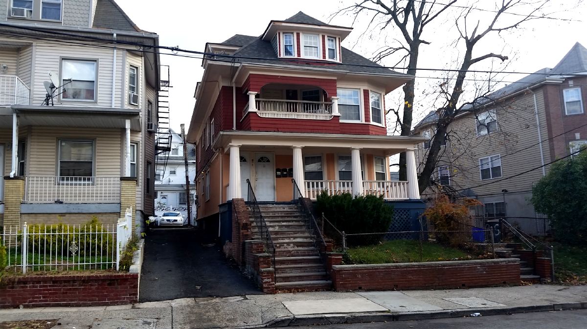 SOLD at auction Bankruptcy Ordered Low Reserve 3Unit Apartment