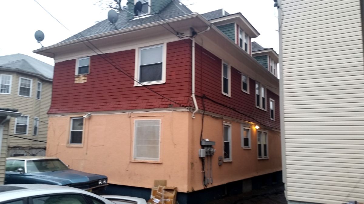 SOLD at auction Bankruptcy Ordered Low Reserve 3Unit Apartment