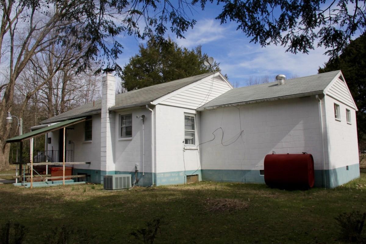 SOLD at auction Estate Home and Outbuildings on +/ 21 AC Reserve